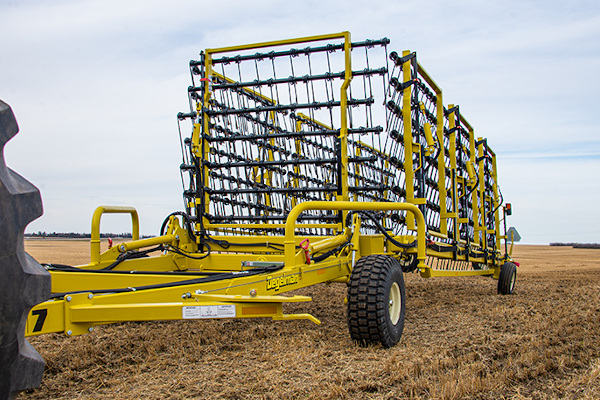 Degelman | Strawmaster 7000 Series 5 Bar | Model SM30 for sale at White's Farm Supply