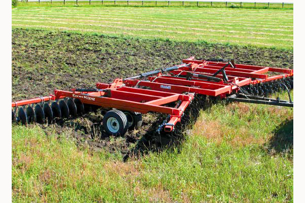 Farm King | Tandem Disc | Model 6650 for sale at White's Farm Supply