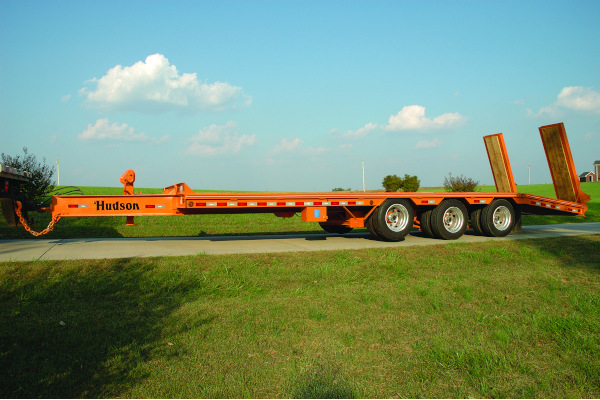 Hudson Brothers | Deckover Equipment Trailers | Model HLA25 - 25 Ton Capacity for sale at White's Farm Supply
