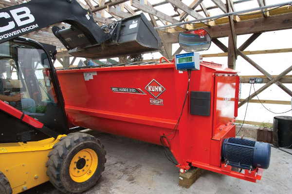 Kuhn 3115 Stationary for sale at White's Farm Supply