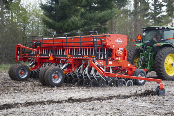 Kuhn | 9400 Series | Model 9400NT 10' - 7.5"/10" spacing for sale at White's Farm Supply