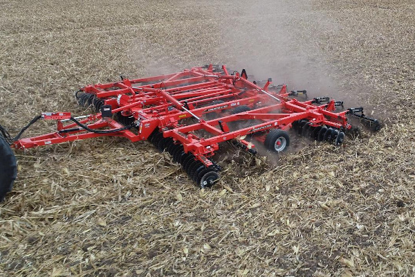 Kuhn | Excelerator® XT 8010 | Model 8010-11 for sale at White's Farm Supply