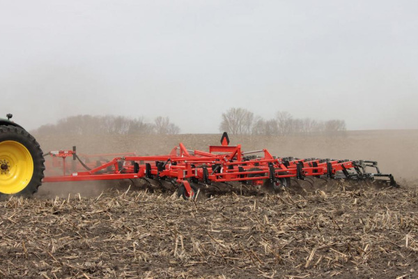 Kuhn | Secondary Tillage | Field Cultivator for sale at White's Farm Supply