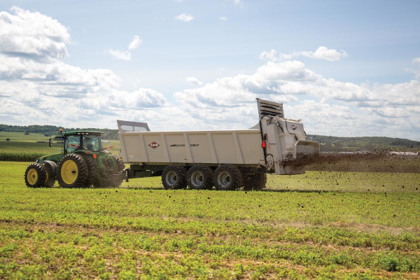 Kuhn | PXL 100 Series | Model PXL 1120 TRAILER Horizontal/Vertical/Spinner for sale at White's Farm Supply