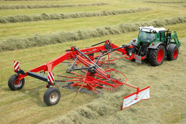 Kuhn | Rotary Rakes | Twin Rotor, Side Delivery for sale at White's Farm Supply