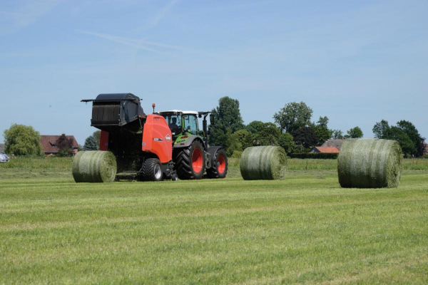 Kuhn VB 3190 Optifeed for sale at White's Farm Supply