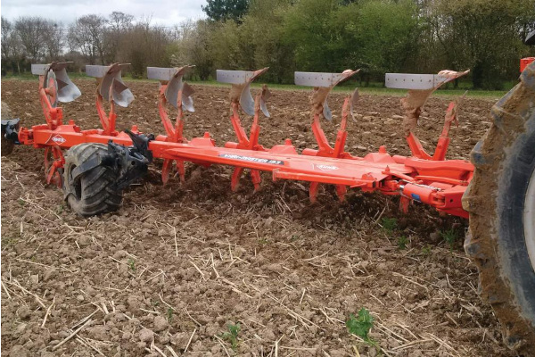 Kuhn Vari-Master 153 3E for sale at White's Farm Supply