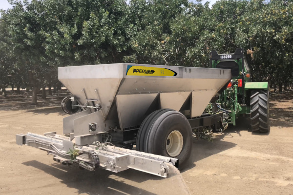 Pequea | Fertilizer Spreaders | Model SF5 for sale at White's Farm Supply