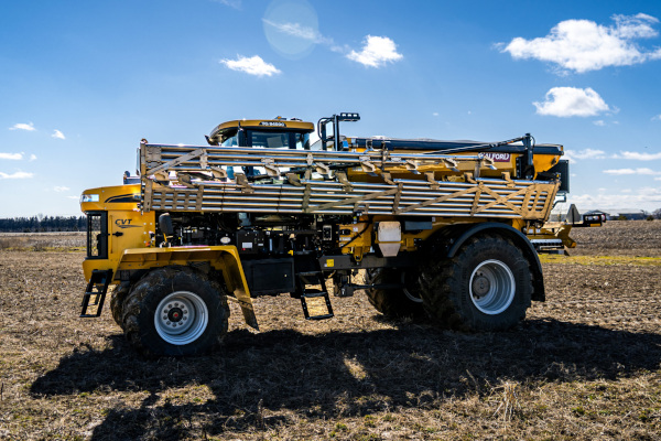 Salford Group | Mounted Air Boom Applicators | Model AB300AF Applicator for Agco Floaters for sale at White's Farm Supply