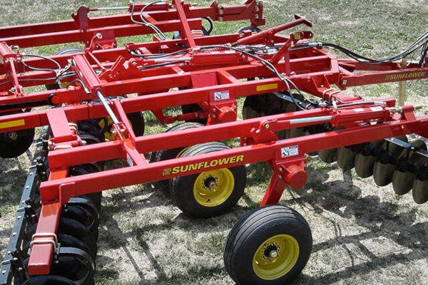 Sunflower | 1234 Three-Section Tandem Disc Harrows | Model 1234-18 for sale at White's Farm Supply