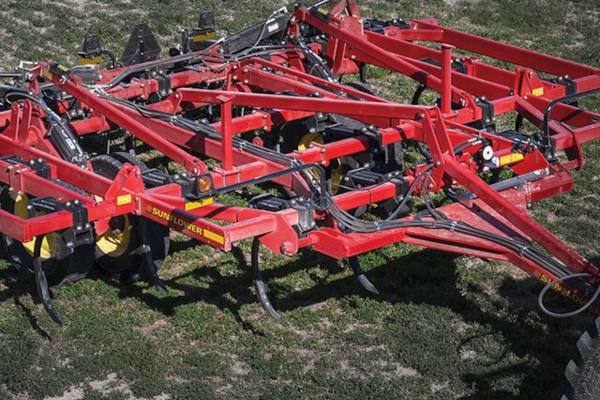 Sunflower | Chisel Plows | 2500 Series for sale at White's Farm Supply