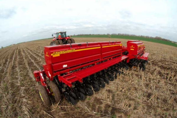 Sunflower | 9531 Fertilizer Grain Drill | Model 9531-30 for sale at White's Farm Supply