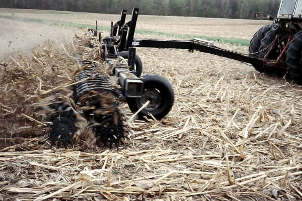 Yetter | 3400/3500 Min-Till Rotary Hoe | Model 3500 Folding Min-Till for sale at White's Farm Supply