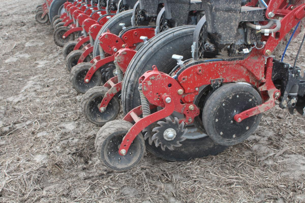 Yetter | 6000 Sharktooth® Closing Wheel for Case IH 2000 Series | Model 6000 Sharktooth®  for sale at White's Farm Supply