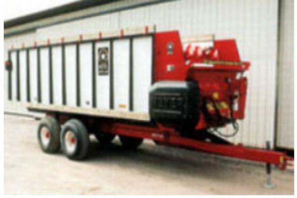 Meyer Farm | Forage Wagons | Feeder Box 4000 for sale at White's Farm Supply